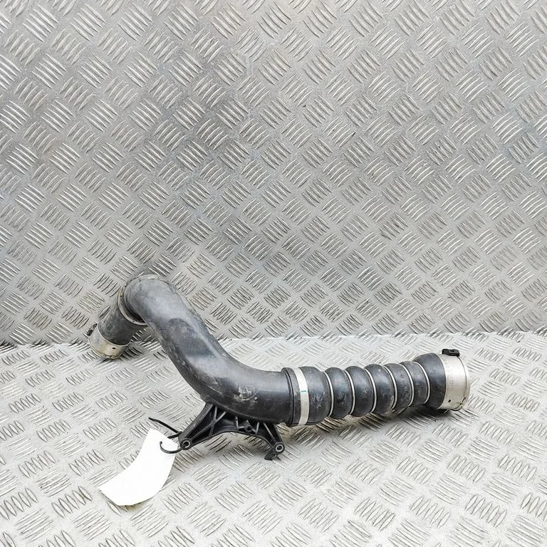 Wąż / rura intercoolera 8618372