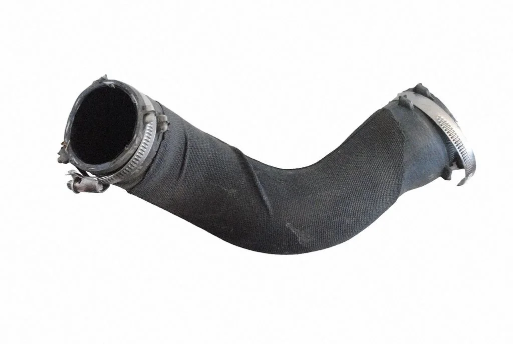 Wąż / rura intercoolera 8K0145737R