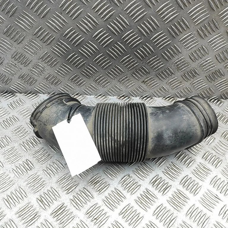 Vahejahuti voolik (-ud)/ toru (-d) 2N0129618