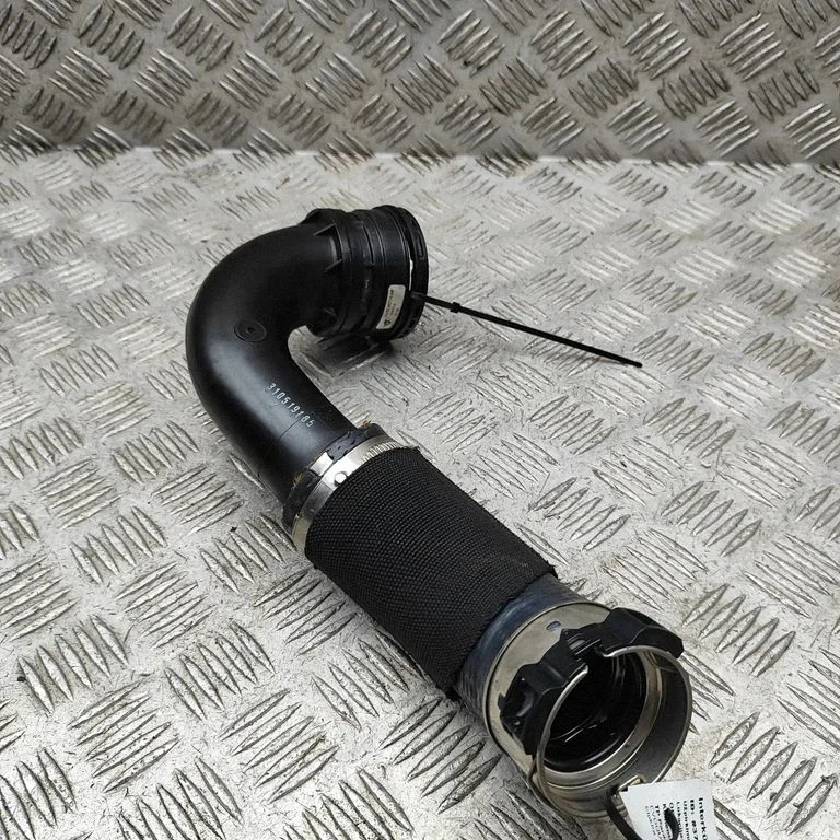 Wąż / rura intercoolera GJ326C715