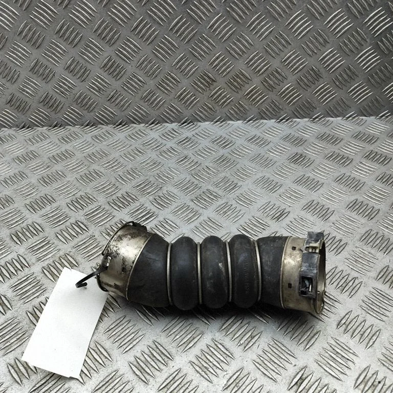 Wąż / rura intercoolera 8571024