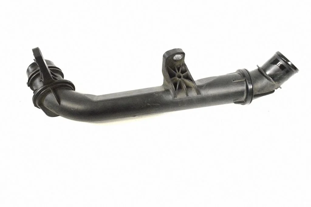 Vahejahuti voolik (-ud)/ toru (-d) 144604EB1A