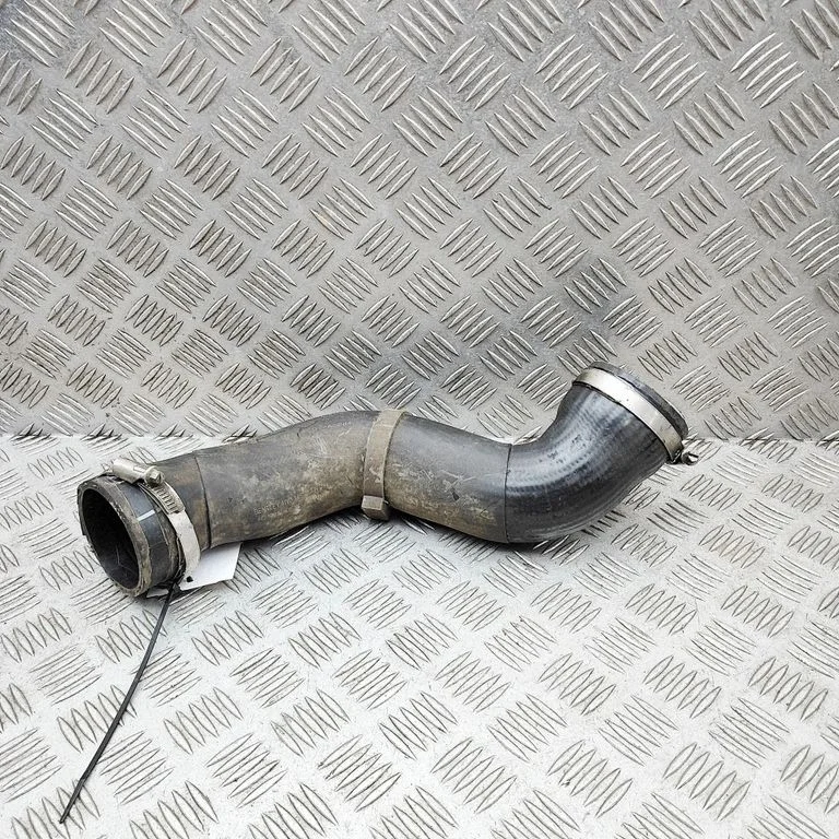 Wąż / rura intercoolera 4W0145737B