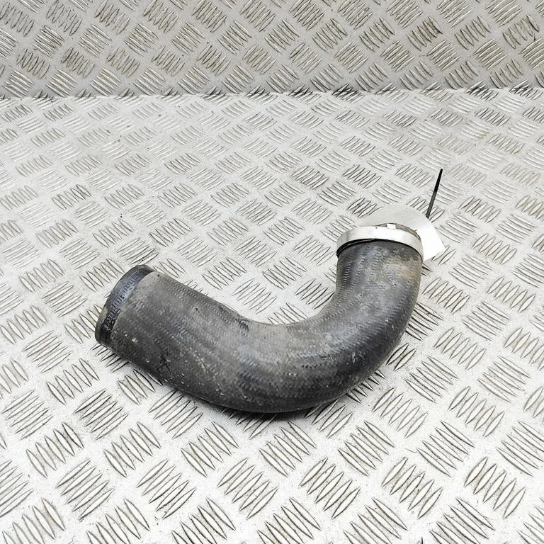 Vahejahuti voolik (-ud)/ toru (-d) 5WA145834