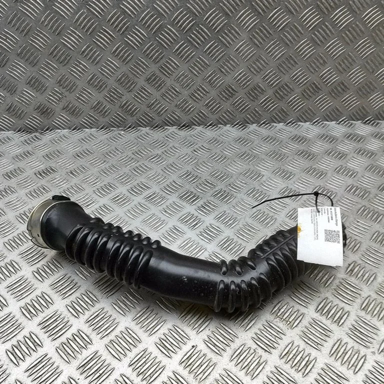 Intercooler hose/pipe 282602M300