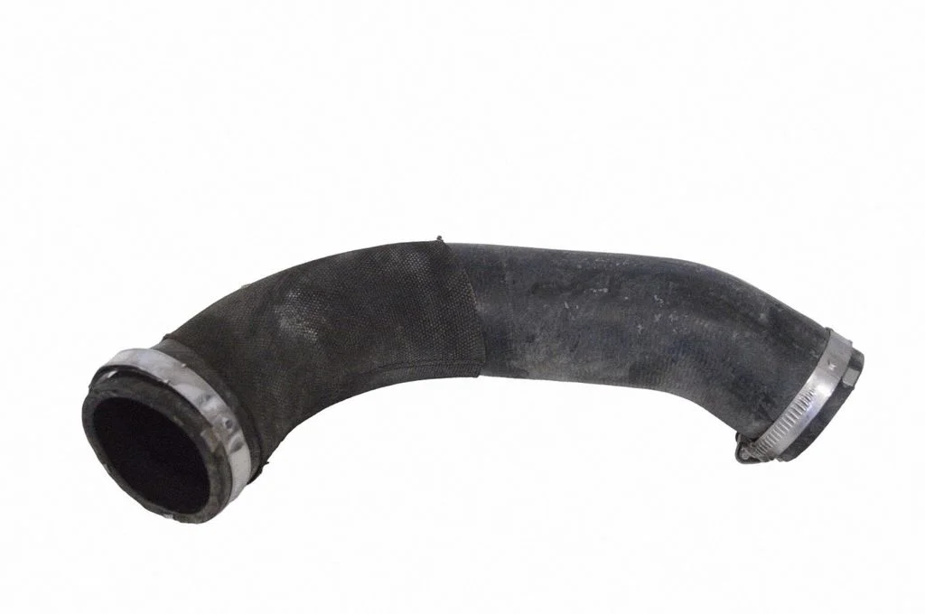 Wąż / rura intercoolera 4H0145709S