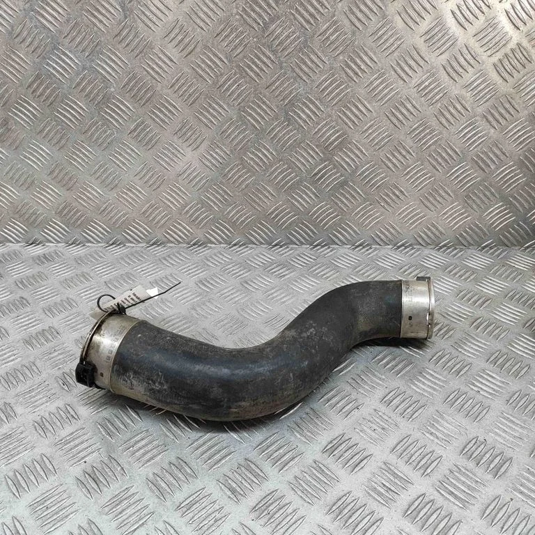 Vahejahuti voolik (-ud)/ toru (-d) 8518474