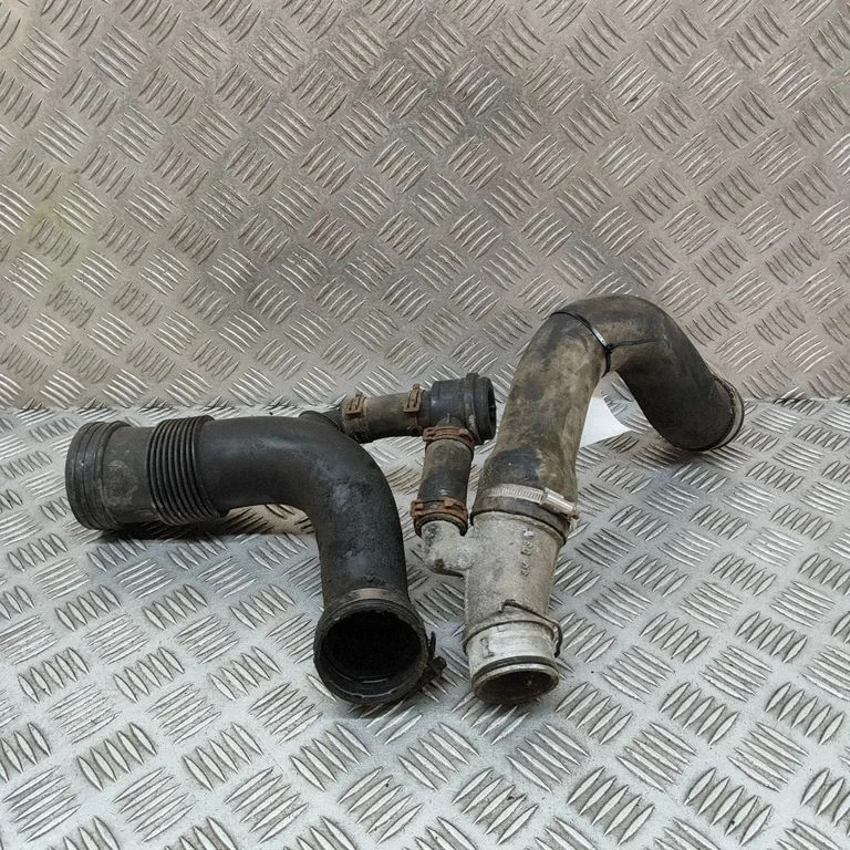 Intercooler hose/pipe 7L5145727
