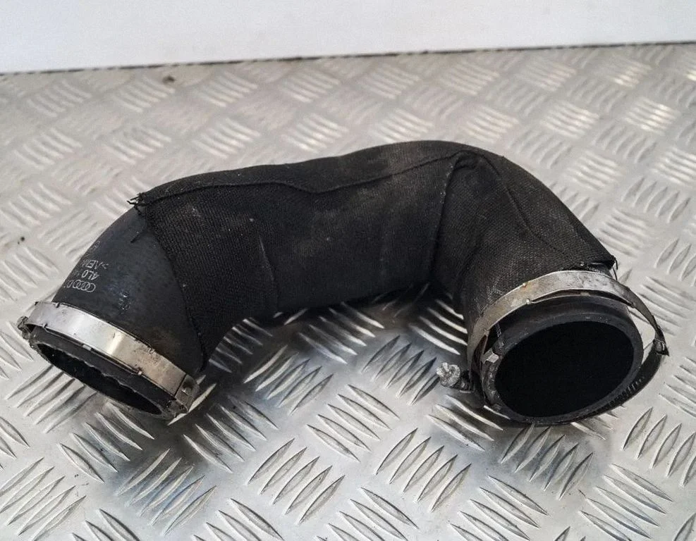 Starpdzesētāja šļūtene (-es)/ caurule (-es) 4L0145972