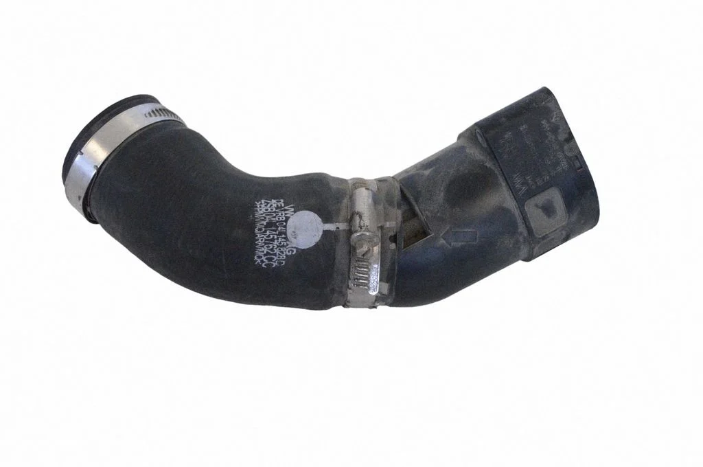 Starpdzesētāja šļūtene (-es)/ caurule (-es) 04L145762CC