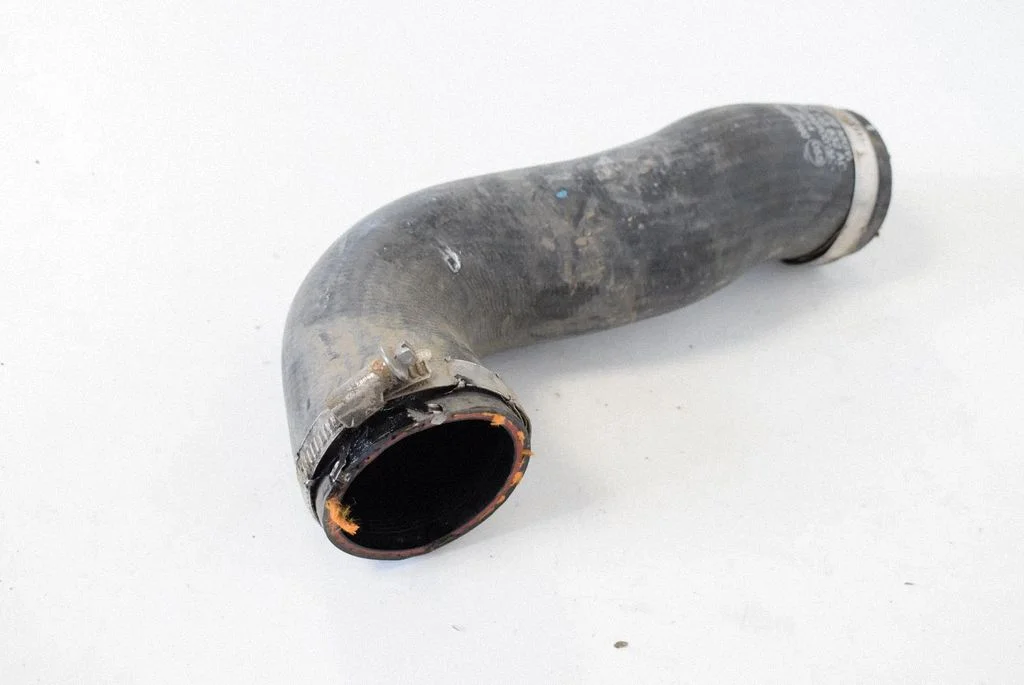Intercooler hose/pipe 1K0145832