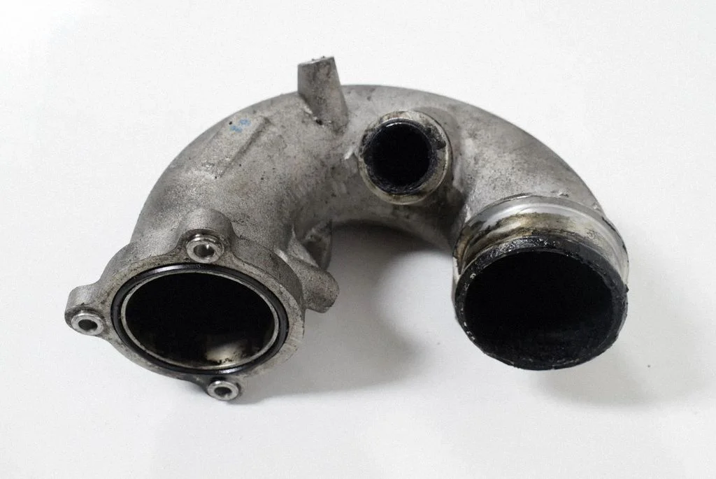Vahejahuti voolik (-ud)/ toru (-d) – BMW X5 E70 (2006-2013)