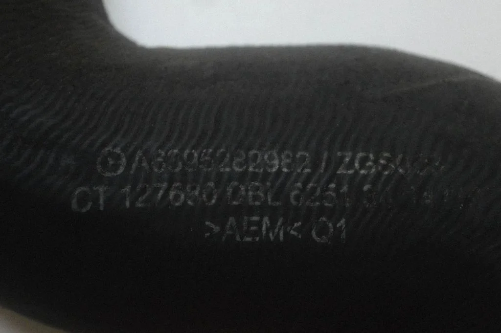 Starpdzesētāja šļūtene (-es)/ caurule (-es) – Mercedes-Benz Vito Viano W639 (2003-2014)