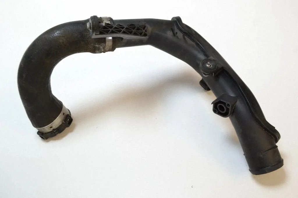Starpdzesētāja šļūtene (-es)/ caurule (-es) – Volkswagen Passat B6 (2005-2010)