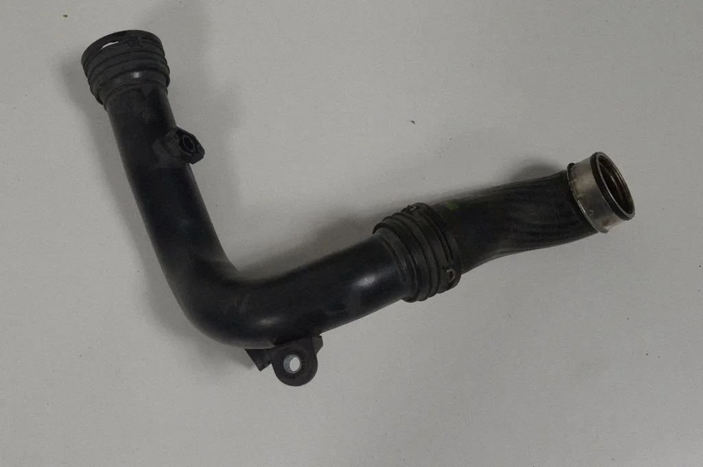Starpdzesētāja šļūtene (-es)/ caurule (-es) – Volkswagen Passat B6 (2005-2010)