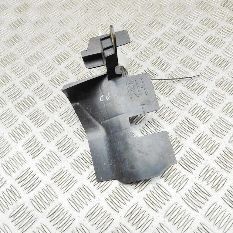Intercooler air guide/duct channel P51B15222
