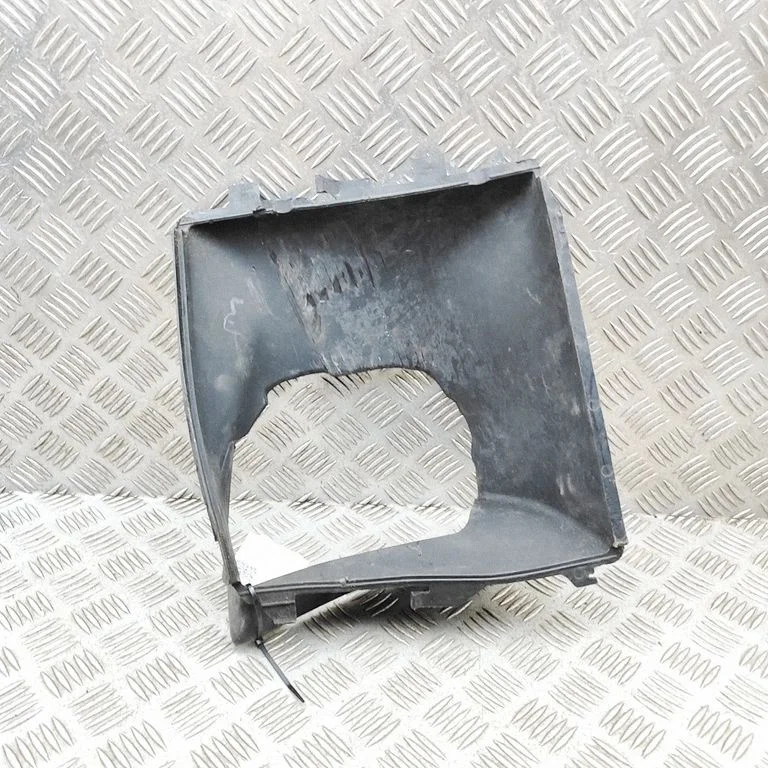 Intercooler air guide/duct channel 95B117336