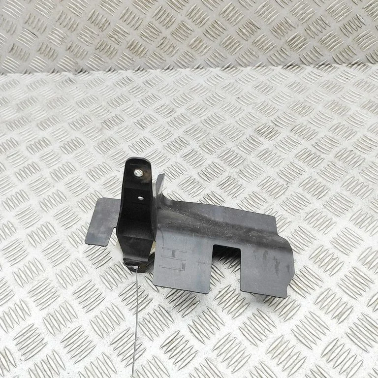 Intercooler air guide/duct channel P51B15226