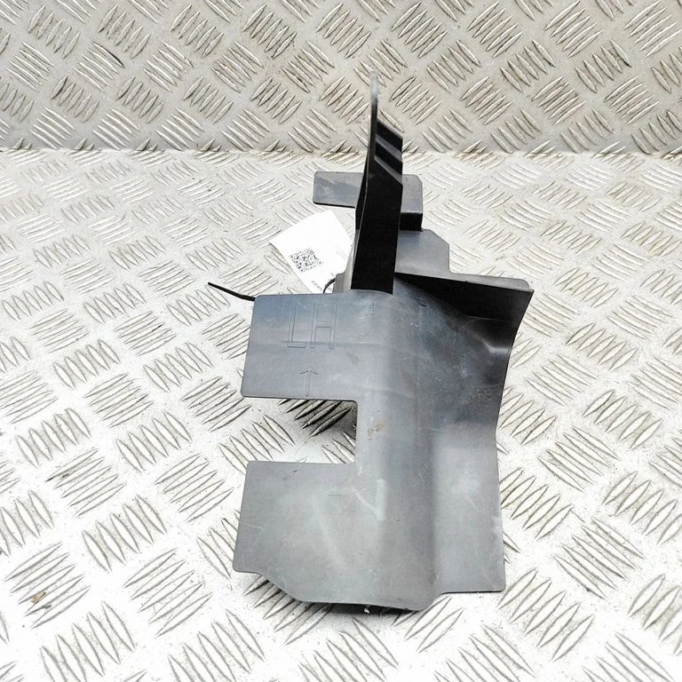 Intercooler air guide/duct channel P51B15226