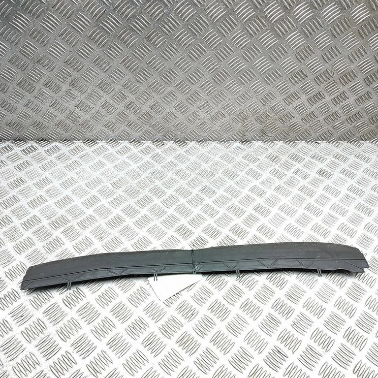 Intercooler air guide/duct channel 9836958080