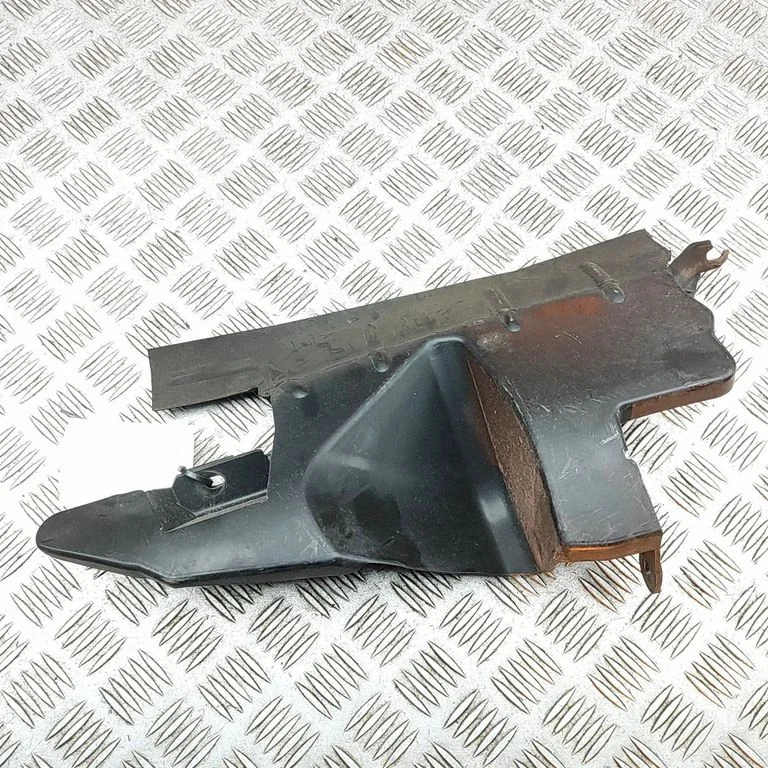 Intercooler air guide/duct channel BK21V8310A