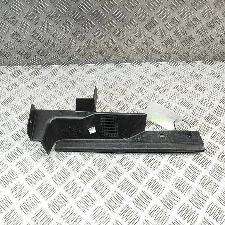 Radiatora gaisa novadītājs (-i) LJ9B8A261AC