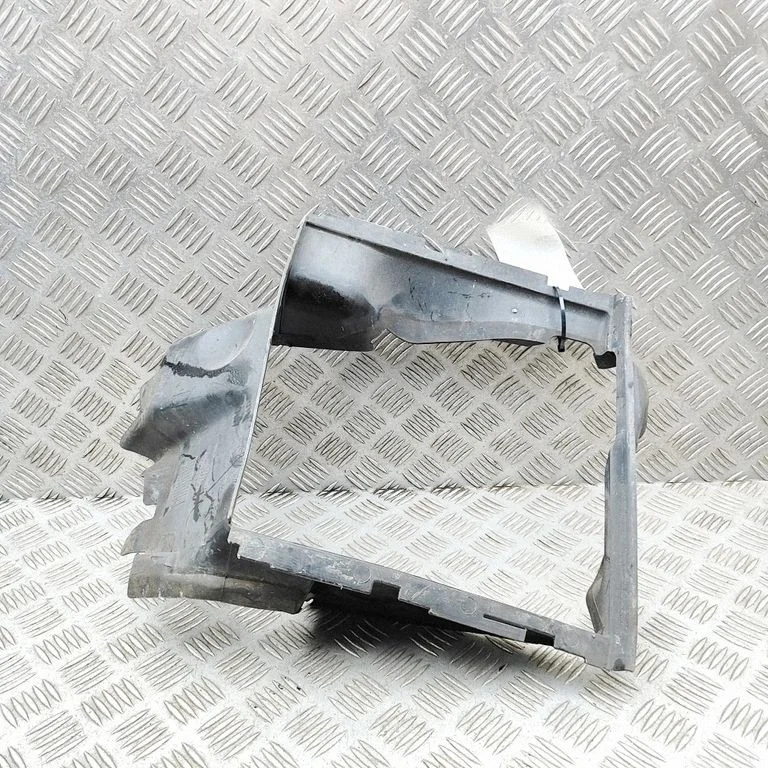 Intercooler air guide/duct channel – Audi Q7 4L (2005-2015)