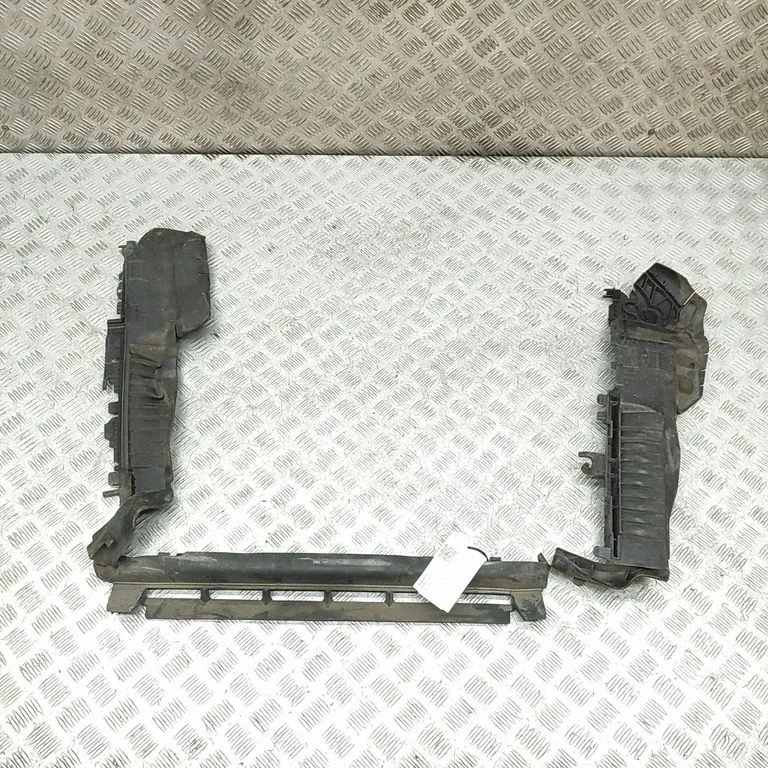 Kierownica powietrza chłodnicy A2135050030