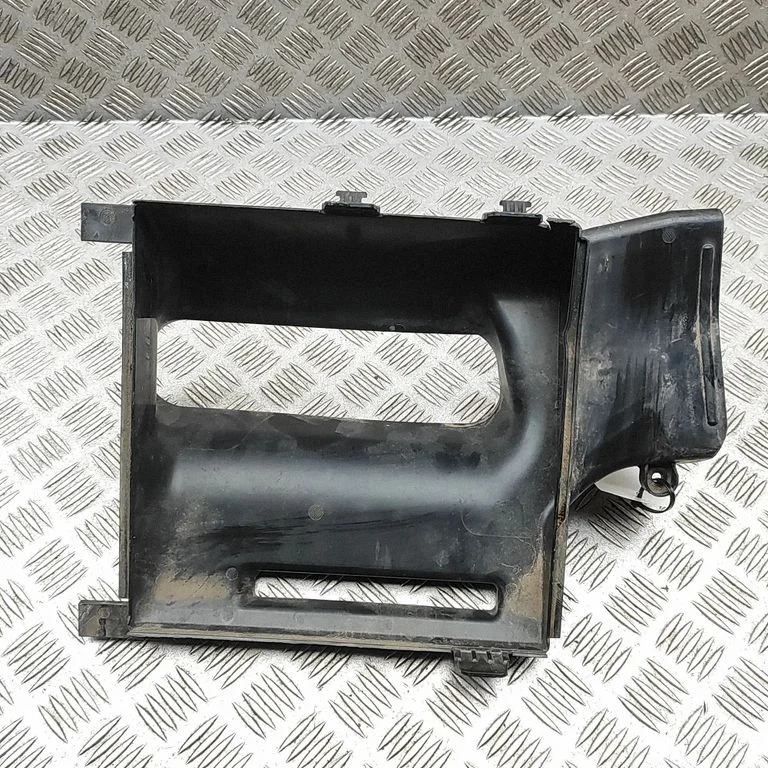 Intercooler air guide/duct channel 992145927D