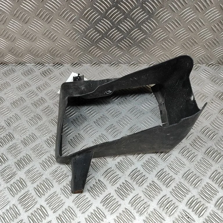 Intercooler air guide/duct channel 7903890