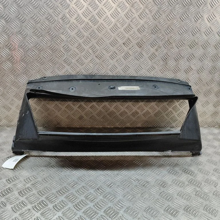 Radiaatori õhusuunaja(d) – Porsche Panamera (970) (2009-2017)