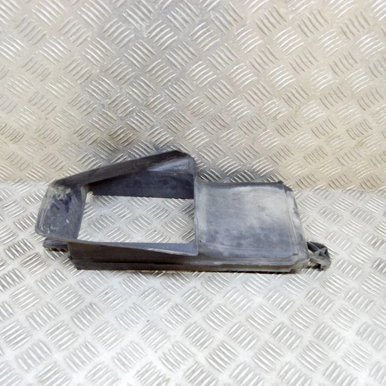 Radiaatori õhusuunaja(d) BM518121AE