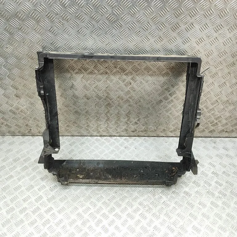 Radiatoru panelis 7799761