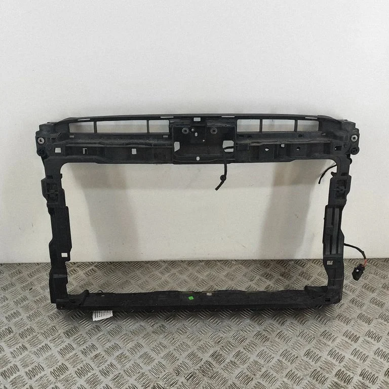 Radiatoru panelis 3G0805588L
