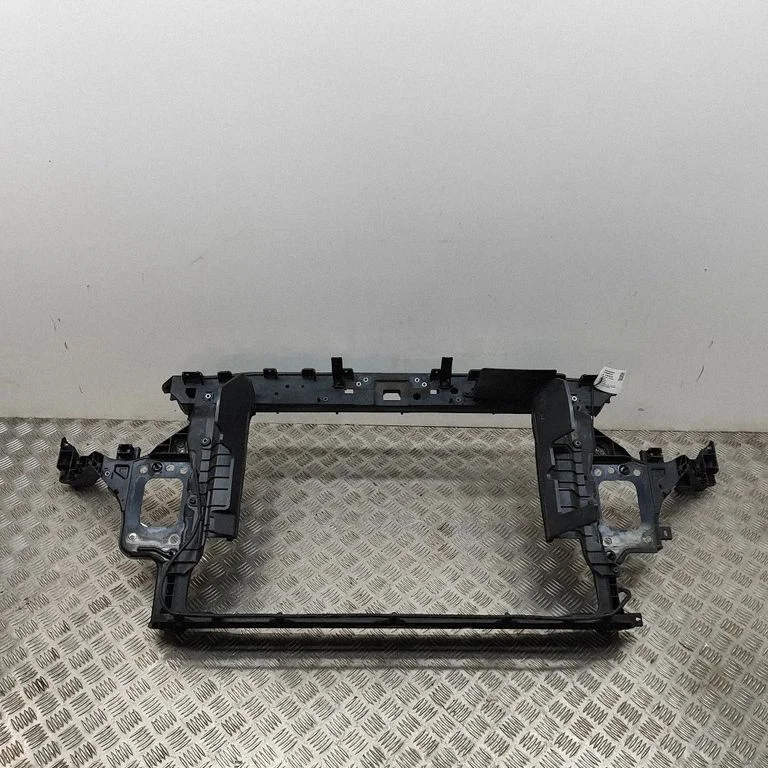 Radiatoru panelis 64101J7500