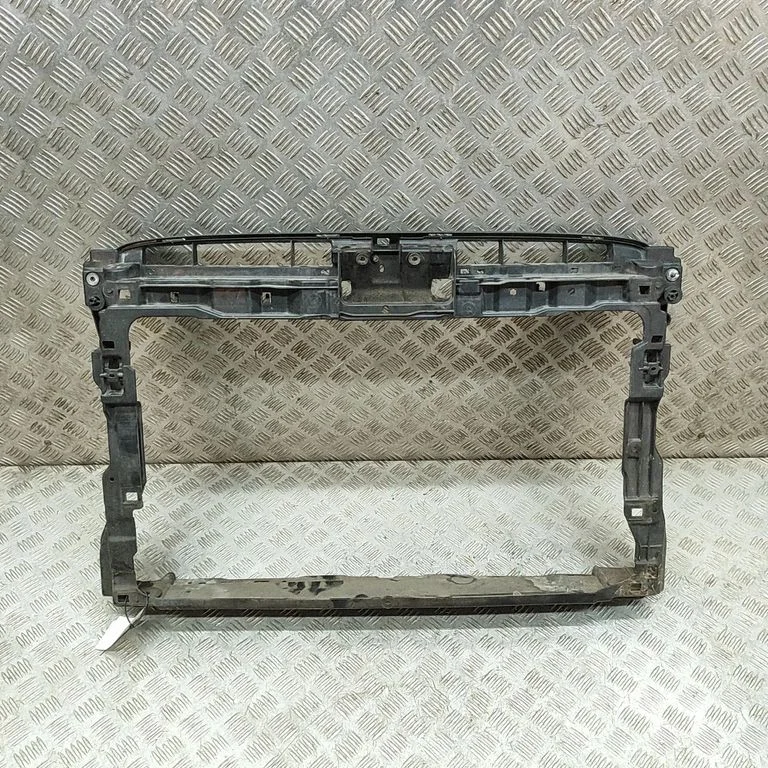 Radiatoru panelis 3G0805588L