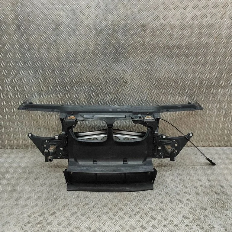 Radiatoru panelis 8268377