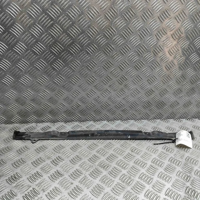 Radiatora gaisa novadītājs (-i) 165930L030