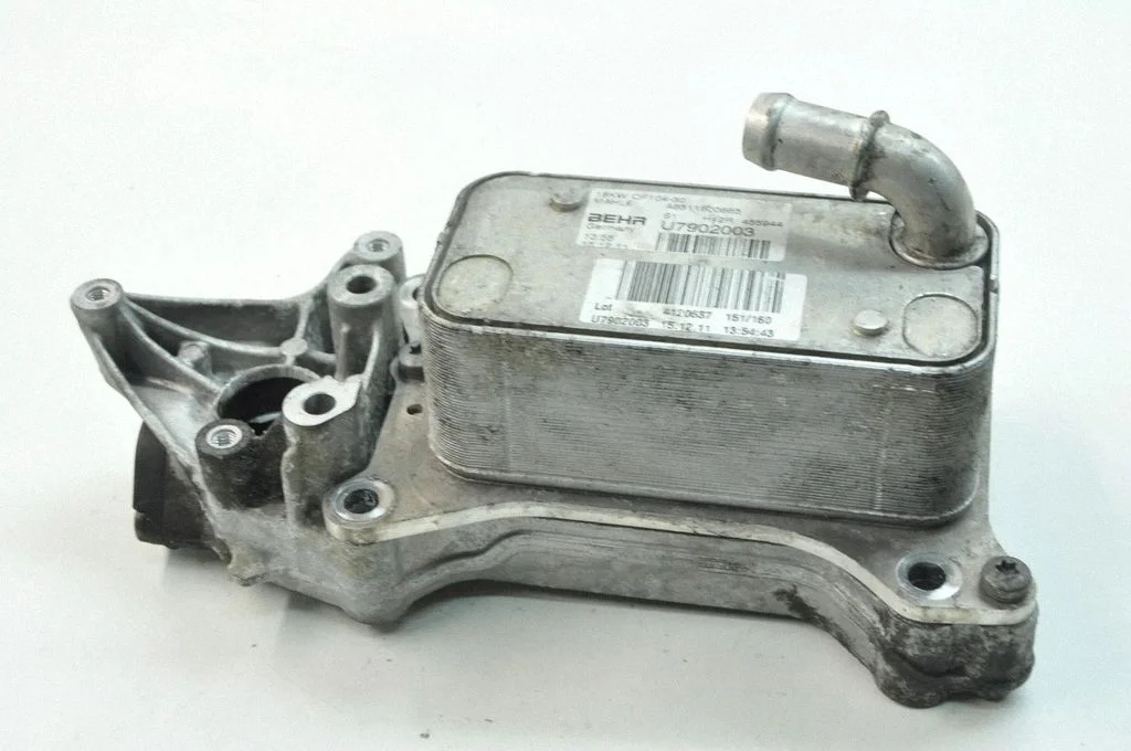 Gearbox / Transmission oil cooler – Mercedes-Benz Vito Viano W639 (2003-2014)