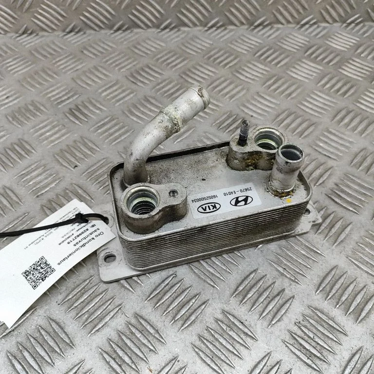 Chłodnica oleju silnika 25670E4010