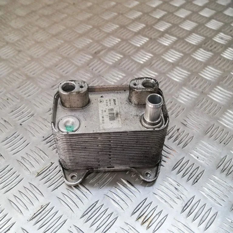 Motora eļļas radiators A6111880501
