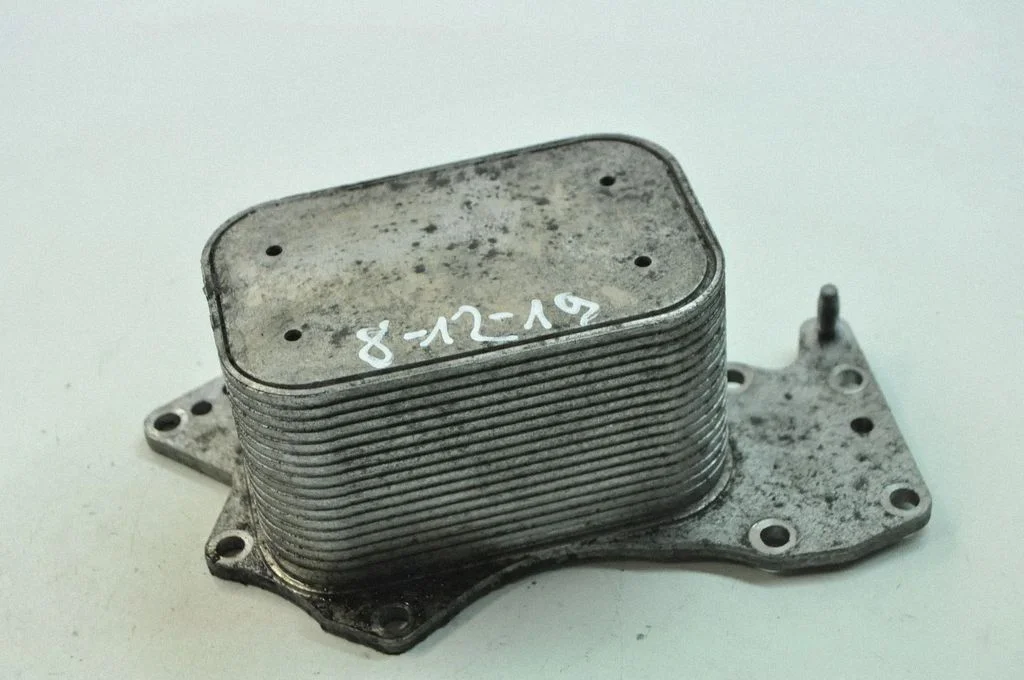Motora eļļas radiators 059117021K
