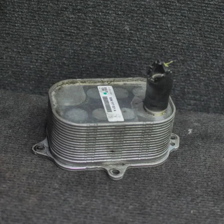 Mootoriõli radiaator – Audi Q5 SQ5 8R (2008-2017)