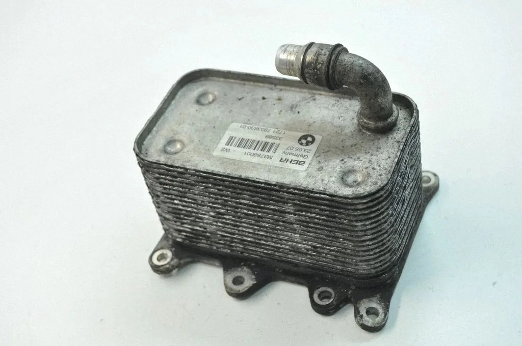 Motora eļļas radiators 7803830