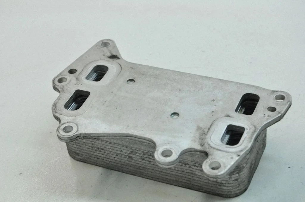 Motora eļļas radiators – BMW 3. sērija F30 F35 F31 (2012-2018)