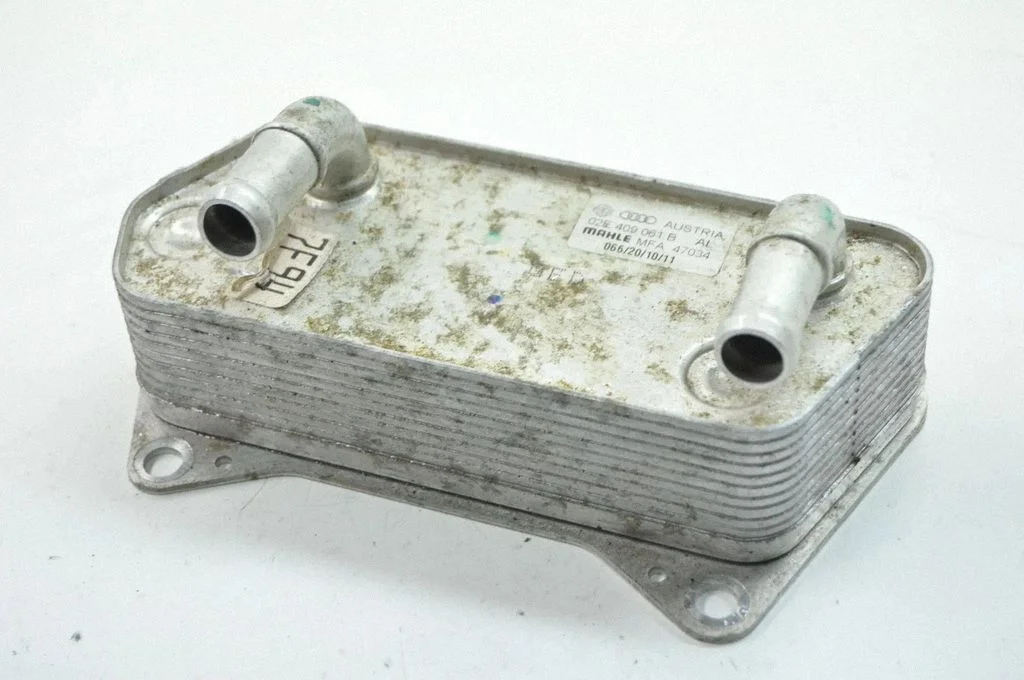 Motora eļļas radiators 02E409061B – Volkswagen Beetle A5 (2011-2018)