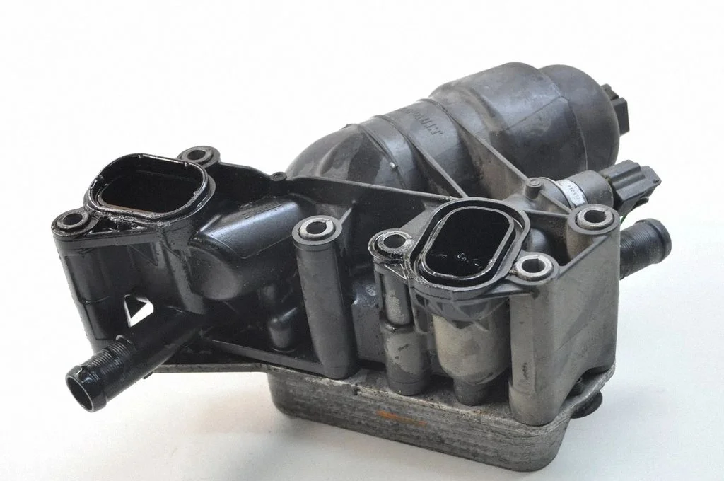 Motora eļļas radiators 152085948R
