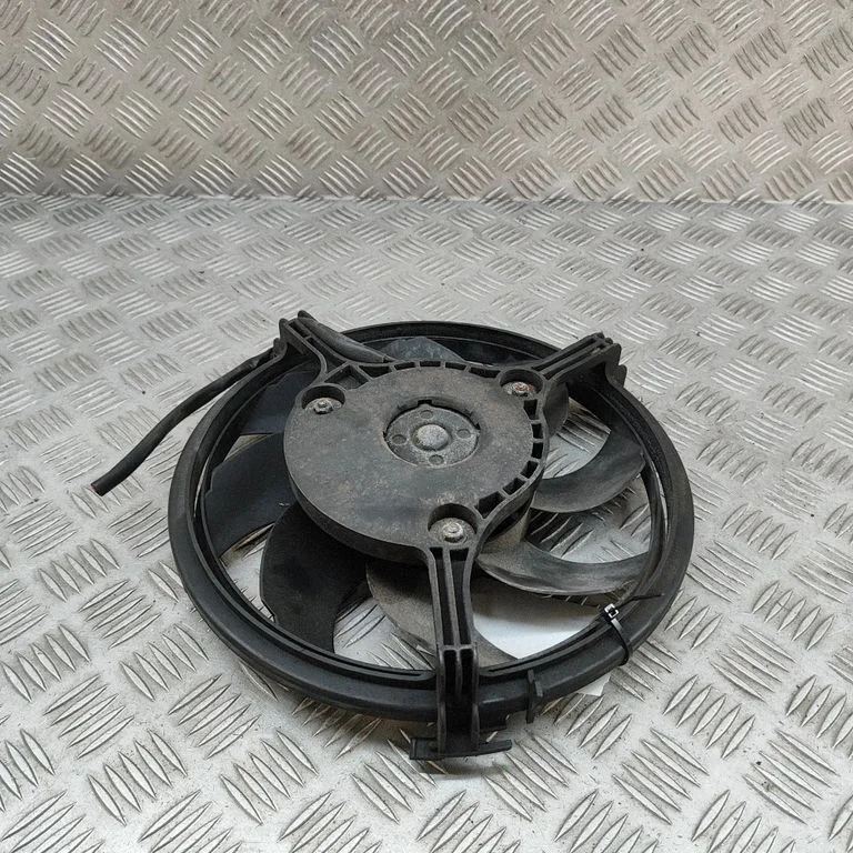 Ventilatora lāpstiņrats – Audi A8 S8 D2 4D (1994-2002)
