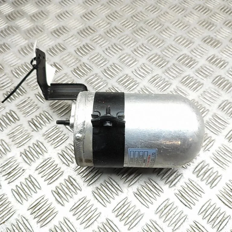 Air conditioning (A/C) air dryer 97806GI000