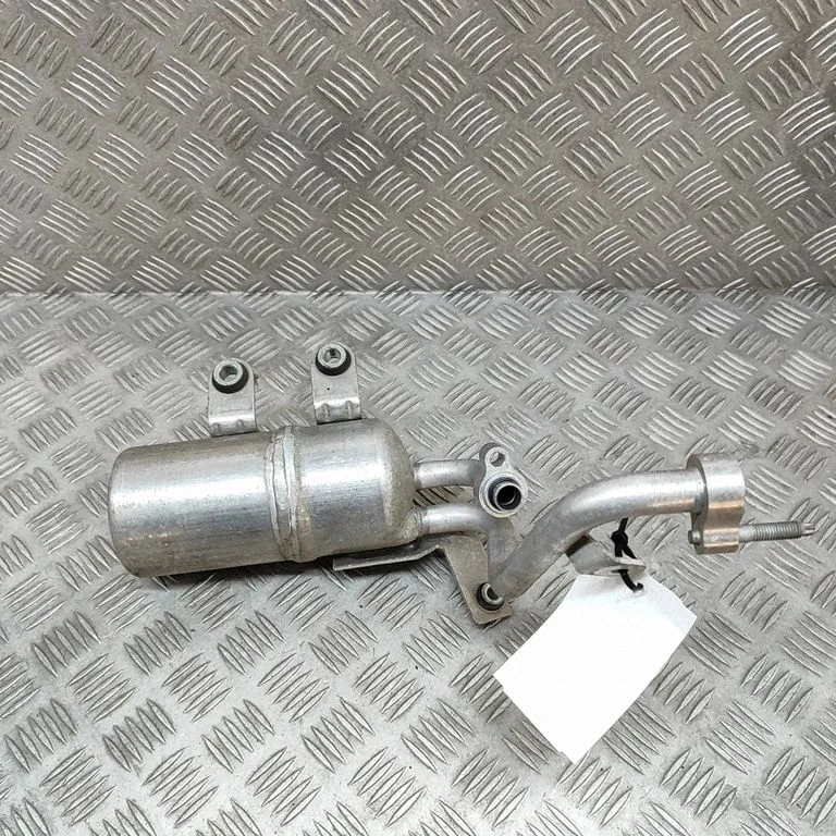 Air conditioning (A/C) air dryer – Ford Focus C-MAX (2003-2010)